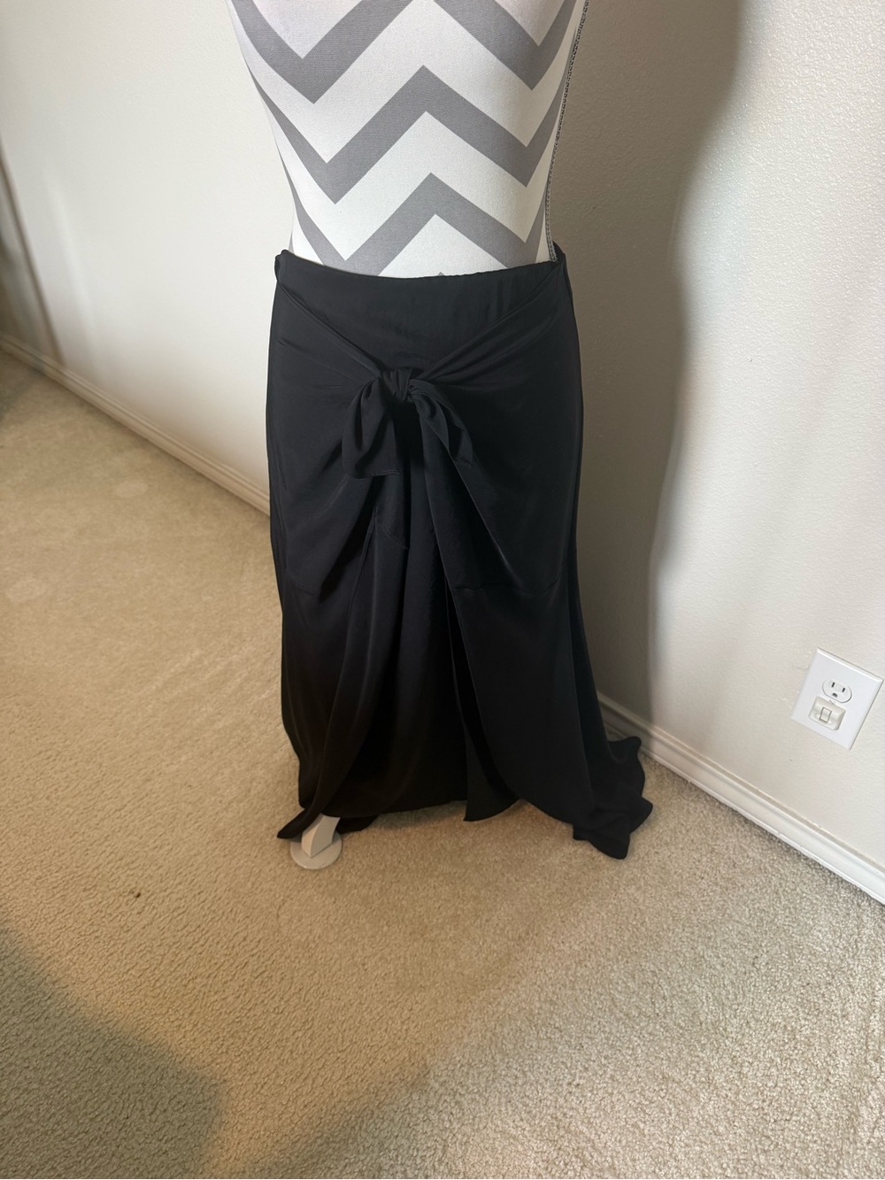 Vince Black Front tie midi Skirt